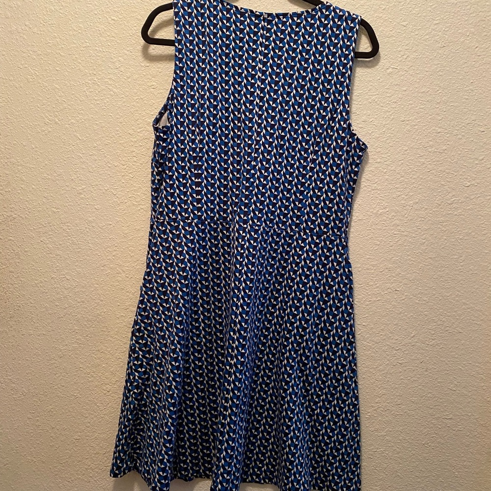 New York and Company Blue and White Jersey Dress with Pockets! Size XL
